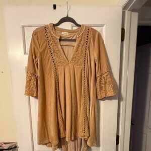 POL Womens Top V Neck Velvet Goldenrod Embroidered Boho Floral Tunic Small